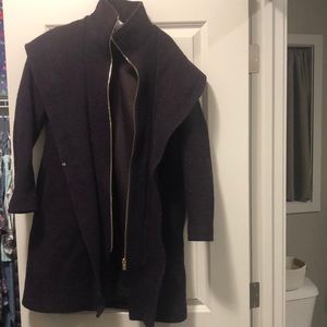 Club Monaco women’s 100% wool coat.